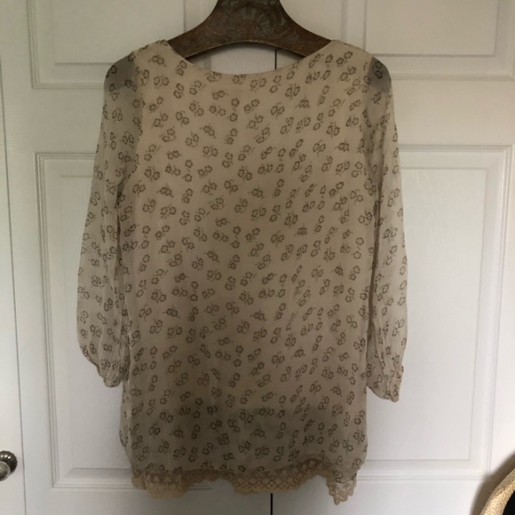 Italian silk romantic blouse - Picture 2 of 6